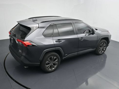 Used 2022 Toyota RAV4 XLE Premium AWD/4WD image 23