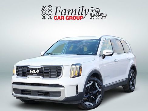 Used 2025 Kia Telluride S AWD/4WD image 1
