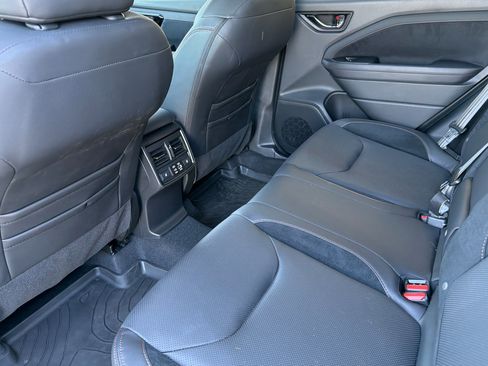 Used 2025 Subaru Forester Touring AWD/4WD image 12