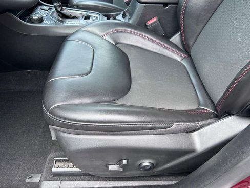 Used 2021 Jeep Cherokee Trailhawk image 17