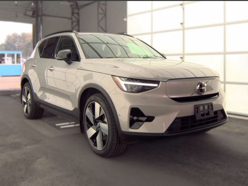 Used 2023 Volvo XC40 Recharge Ultimate w/ Protection Package Premier AWD/4WD image 1