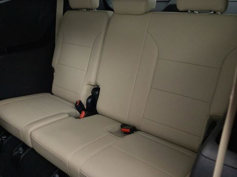 Certified 2026 Buick Enclave Preferred FWD image 28