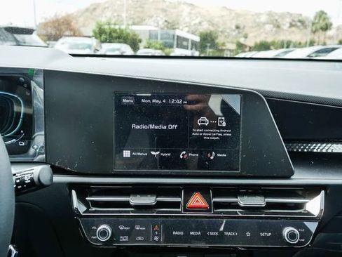 New 2026 Kia Niro LX FWD image 16