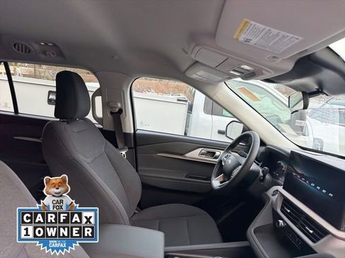 Used 2025 Ford Explorer Active image 13