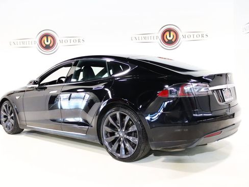 Used 2015 Tesla Model S 70 image 4