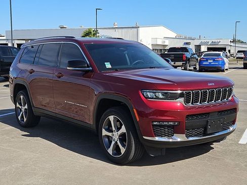 Used 2024 Jeep Grand Cherokee L Limited image 3