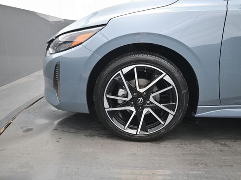 New 2025 Nissan Sentra SR image 9