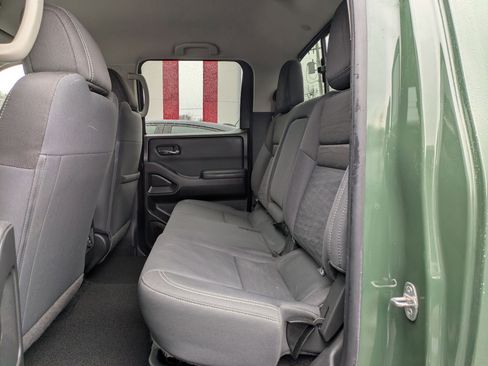 Used 2023 Nissan Frontier SV w/ SV Convenience Package image 9