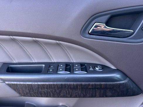 Used 2021 GMC Canyon Denali image 11