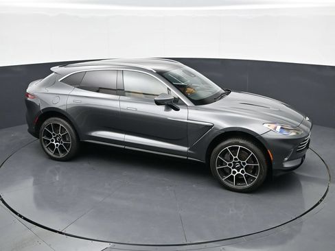 Used 2021 Aston Martin DBX AWD/4WD image 32