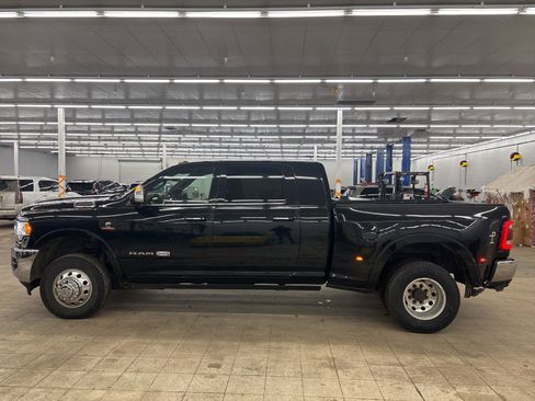 Used 2019 RAM 3500 Limited image 9