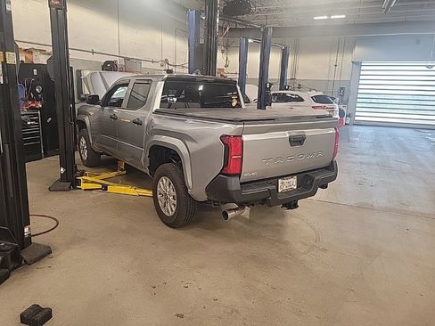 Used 2024 Toyota Tacoma SR AWD/4WD image 4