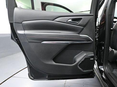 Used 2026 Chevrolet Traverse RS image 39