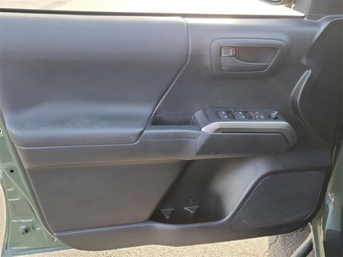 Used 2021 Toyota Tacoma SR5 w/ Trail Edition image 19