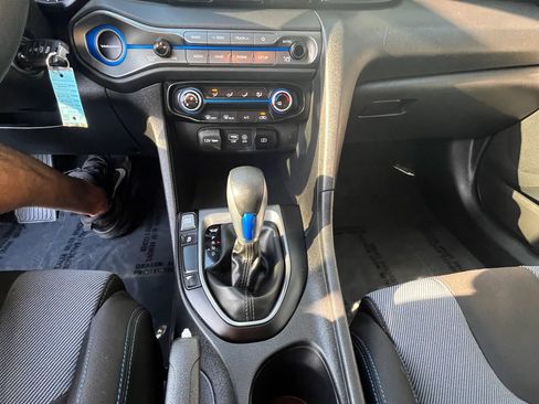 Used 2019 Hyundai Veloster 2.0 FWD image 15