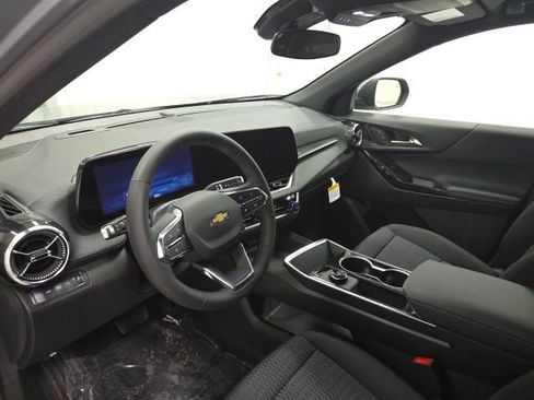 New 2026 Chevrolet Equinox LT image 9