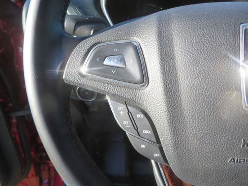 Used 2016 Lincoln MKX Select image 13