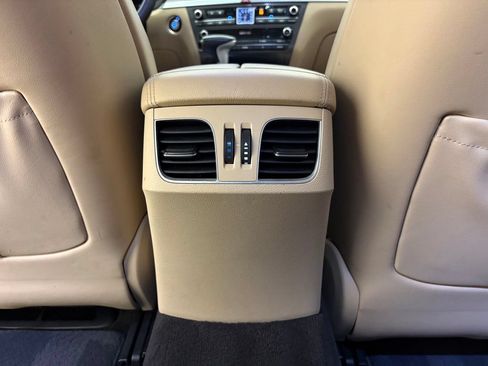 Used 2019 Genesis G80 3.8 RWD image 32