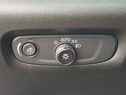 Used 2023 Chevrolet Traverse LT AWD/4WD image 23