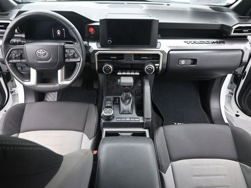Used 2025 Toyota Tacoma TRD Off-Road image 23