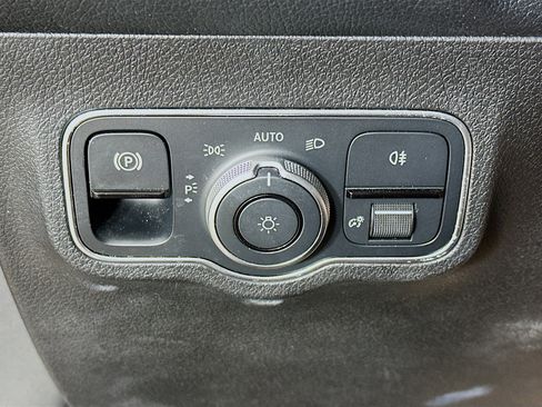 Used 2024 Mercedes-Benz EQB 250+ image 17