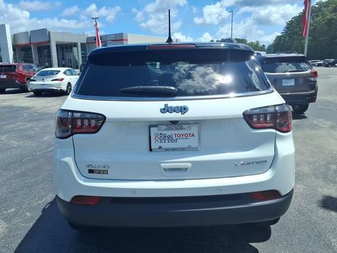 Used 2025 Jeep Compass Limited AWD/4WD image 2
