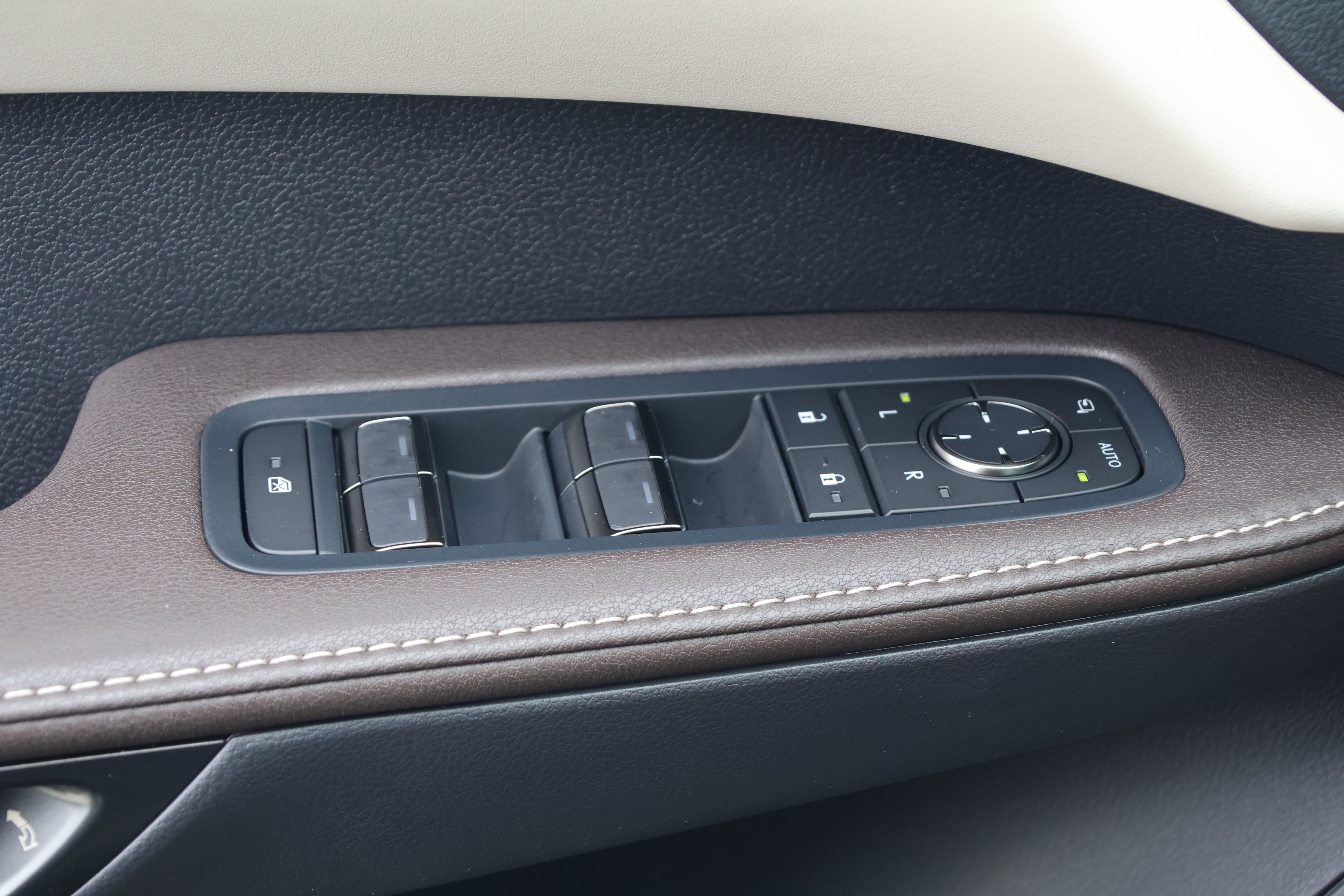 New 2026 Lexus RX 350 FWD image 13
