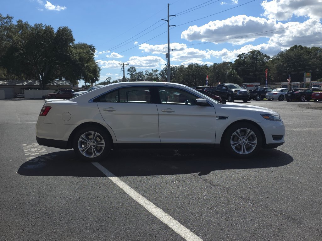 Used 2015 Ford Taurus SEL w/ Equipment Group 201A FWD image 5