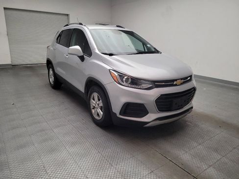 Used 2022 Chevrolet Trax LT FWD image 13