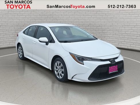 Used 2022 Toyota Corolla LE image 3