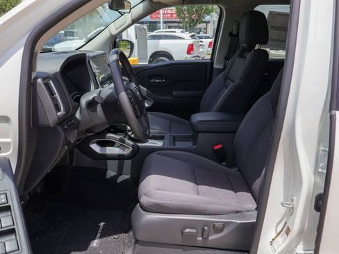 Certified 2025 Nissan Frontier SV w/ SV Convenience Package RWD image 7