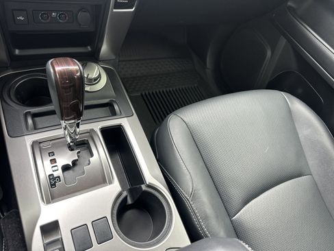 Used 2024 Toyota 4Runner Limited AWD/4WD image 19