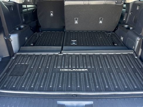 Used 2026 Toyota Highlander XLE AWD/4WD image 18