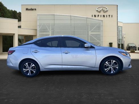 Used 2021 Nissan Sentra SV image 4