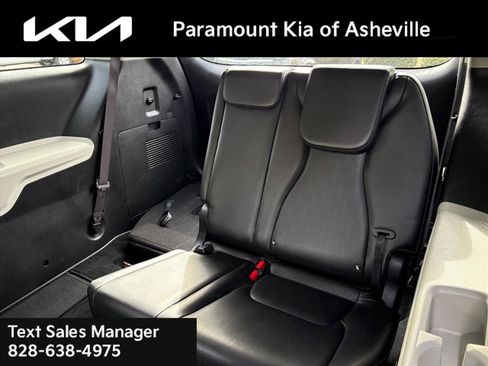 Used 2024 Kia Carnival LX image 21