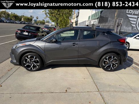 Used 2018 Toyota C-HR XLE image 4