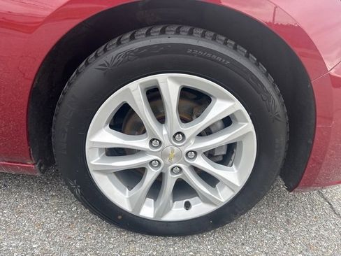 Used 2018 Chevrolet Malibu LT image 9