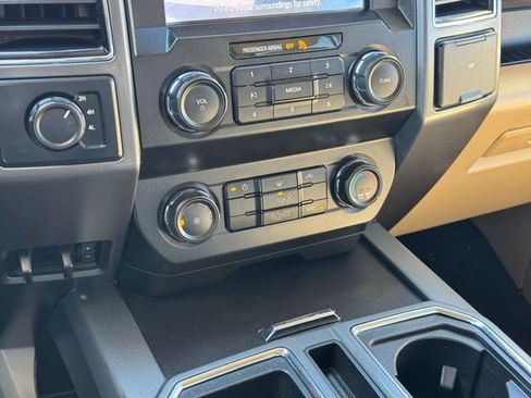 Used 2020 Ford F150 XLT image 30