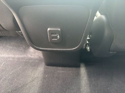 Used 2023 Chevrolet Equinox LT w/ LPO, Floor Liner Package FWD image 16