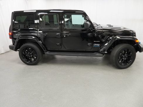 Certified 2023 Jeep Wrangler Unlimited Sahara w/ Cold Weather Group AWD/4WD image 9