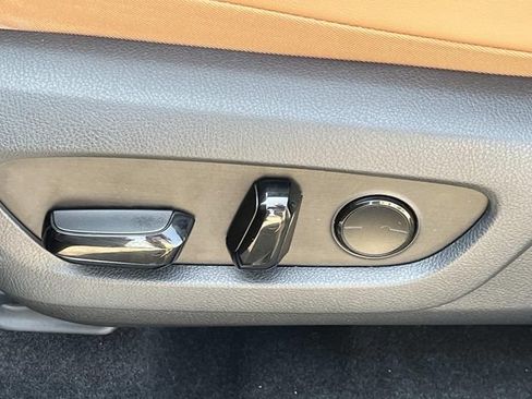 Used 2025 Lexus RX 350 Premium w/ Accessory Package (Z1) FWD image 31