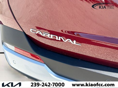 New 2026 Kia Carnival EX image 11