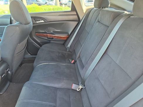 Used 2012 Honda Crosstour EX image 11