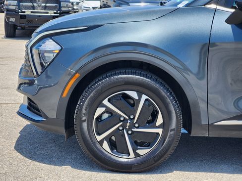 Used 2023 Kia Sportage LX AWD/4WD image 9