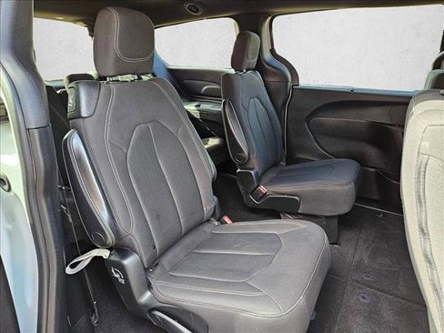 Used 2019 Chrysler Pacifica Touring Plus w/ S Appearance Package image 19