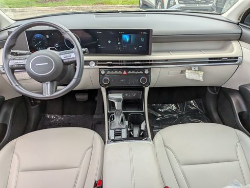Used 2025 Hyundai Tucson SEL FWD image 17