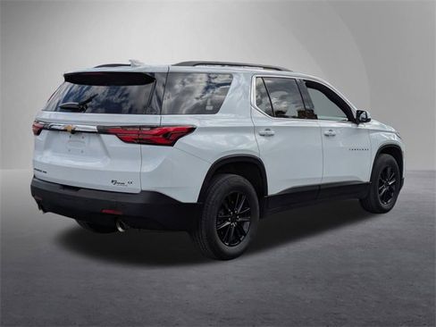 Used 2023 Chevrolet Traverse LT image 5