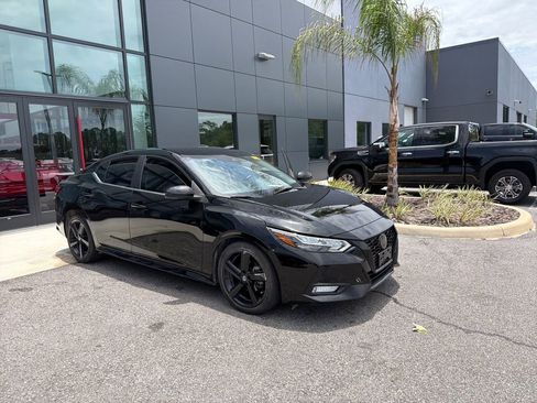 Used 2023 Nissan Sentra SR w/ Midnight Edition Package FWD image 7