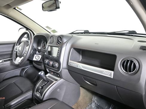 Used 2014 Jeep Compass Latitude w/ Sun/Sound Group AWD/4WD image 14