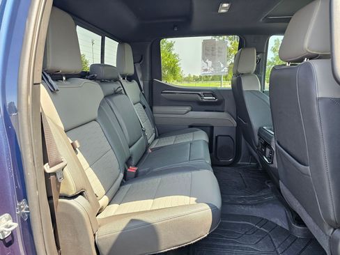 Used 2023 Chevrolet Silverado 1500 ZR2 w/ Technology Package AWD/4WD image 12